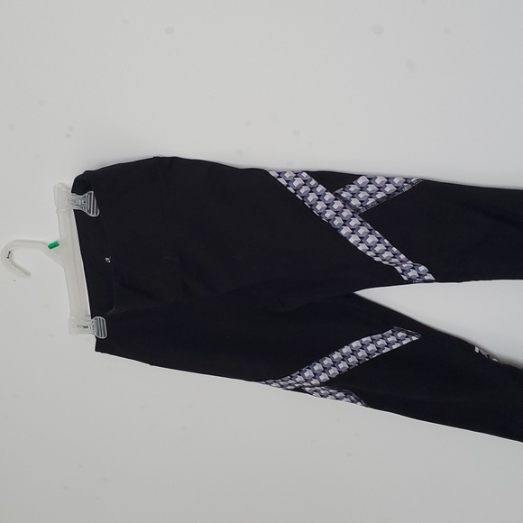 Gapfit Black and White Leggings - Picture 2 of 2